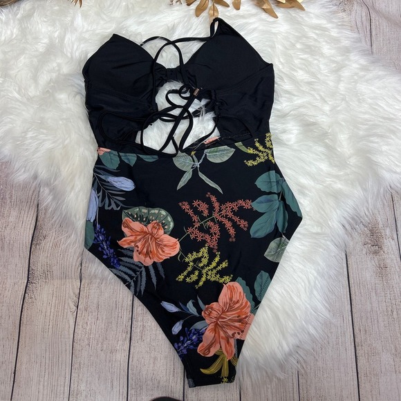 Cupshe Other - *Cupshe Ensley Floral and Black Cut-Out One Piece Swimsuit Size XL